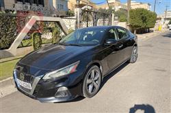 نيسان ألتيما